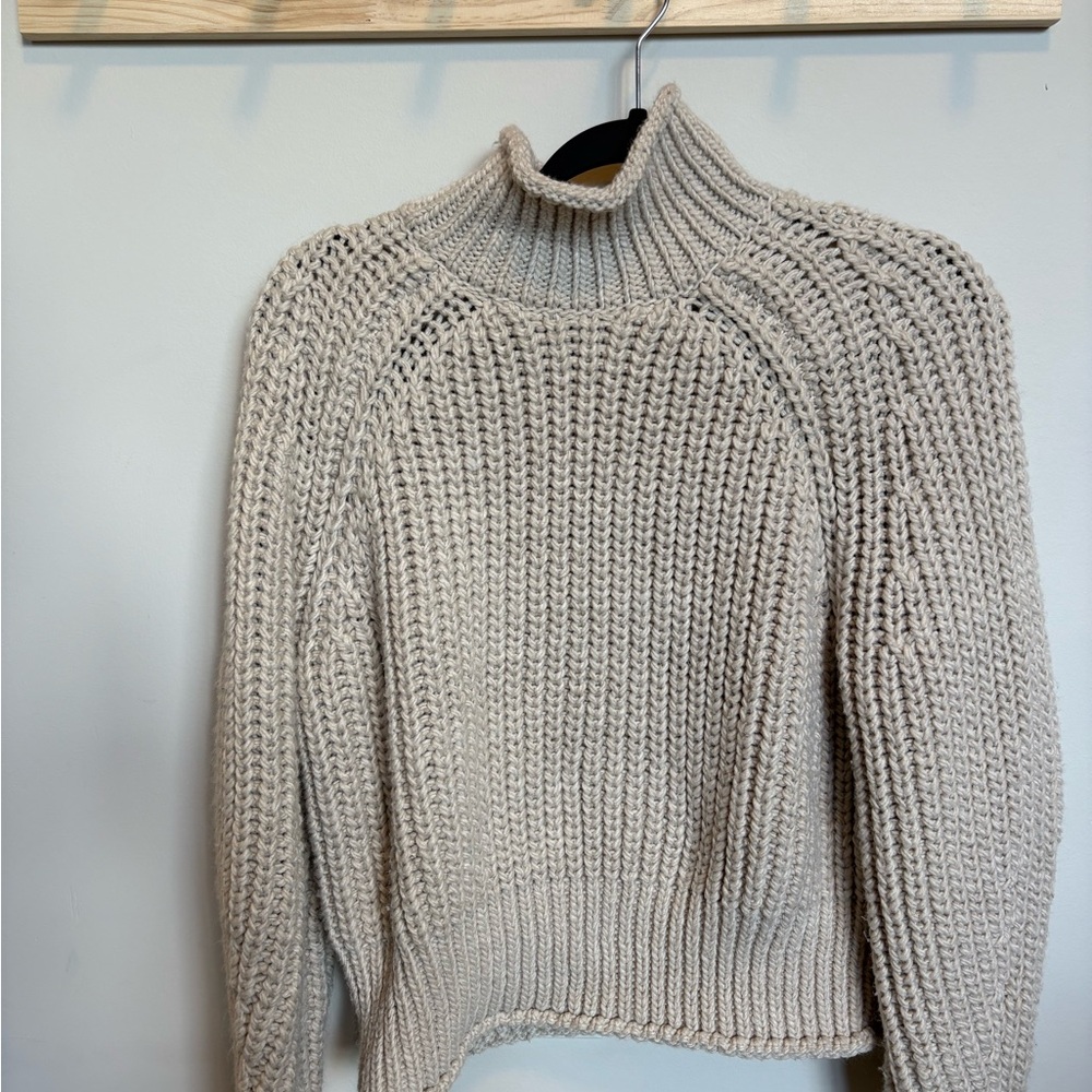 H&M Beige Chunky Ribbed Turtleneck Sweater